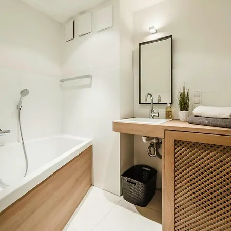 Apartamento Holiday Flat - Dos081048-dya